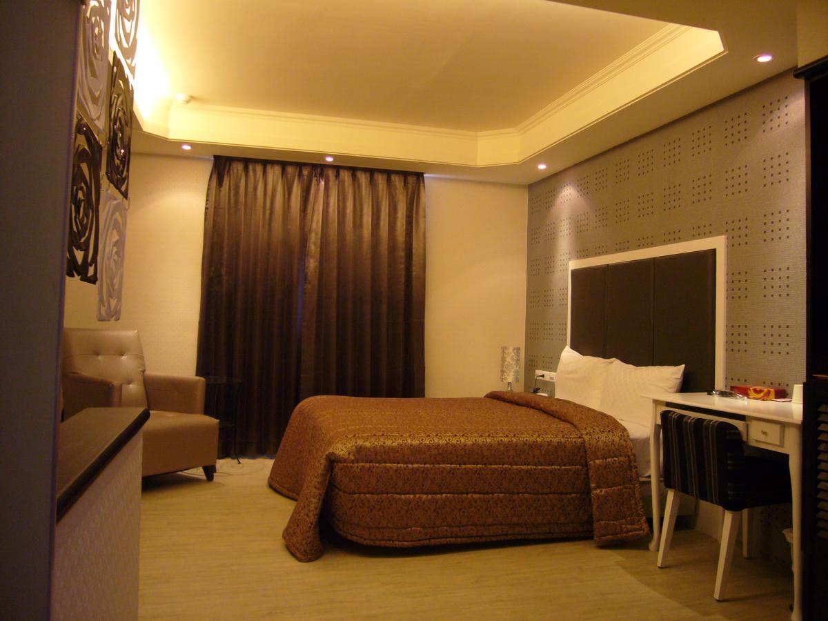Windmill Fashion Hotel Kaohsiung Exterior foto